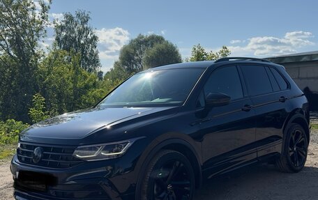 Volkswagen Tiguan II, 2021 год, 4 000 000 рублей, 2 фотография
