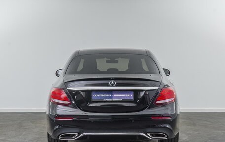 Mercedes-Benz E-Класс, 2018 год, 3 465 000 рублей, 4 фотография