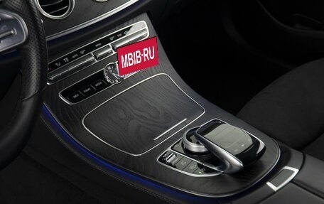 Mercedes-Benz E-Класс, 2018 год, 3 465 000 рублей, 15 фотография