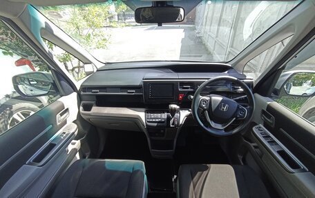 Honda Stepwgn IV, 2019 год, 2 590 000 рублей, 11 фотография