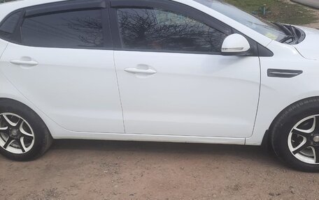 KIA Rio III рестайлинг, 2013 год, 1 100 000 рублей, 2 фотография