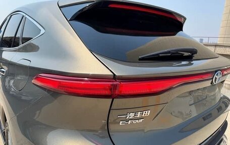 Toyota Harrier, 2021 год, 3 660 000 рублей, 4 фотография