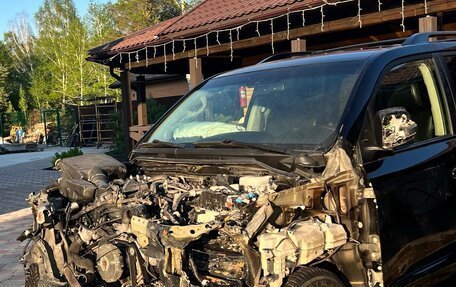 Toyota Land Cruiser 200, 2012 год, 2 550 000 рублей, 3 фотография
