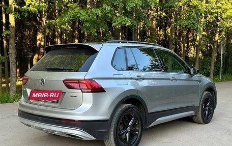 Volkswagen Tiguan II, 2019 год, 2 600 000 рублей, 4 фотография