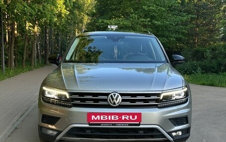 Volkswagen Tiguan II, 2019 год, 2 600 000 рублей, 3 фотография