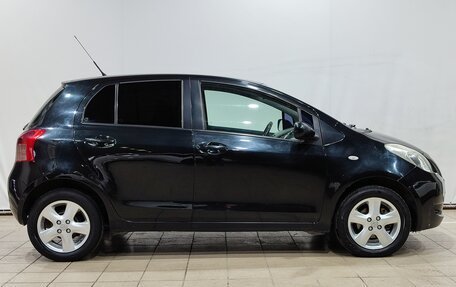 Toyota Yaris III рестайлинг, 2008 год, 649 000 рублей, 3 фотография