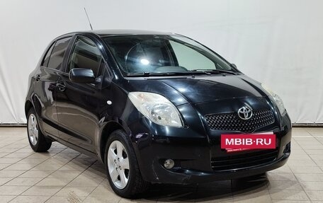 Toyota Yaris III рестайлинг, 2008 год, 649 000 рублей, 2 фотография