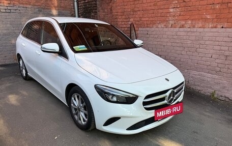 Mercedes-Benz B-Класс, 2019 год, 2 250 000 рублей, 4 фотография