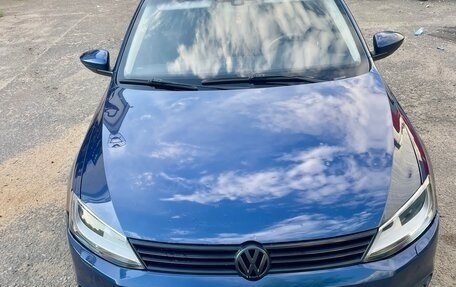 Volkswagen Jetta VI, 2011 год, 1 050 000 рублей, 3 фотография