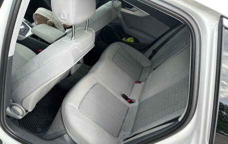 Audi A4, 2019 год, 2 100 000 рублей, 12 фотография
