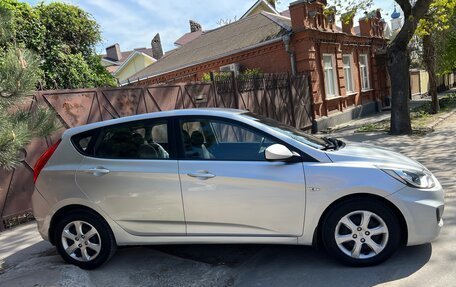 Hyundai Solaris II рестайлинг, 2012 год, 790 000 рублей, 4 фотография