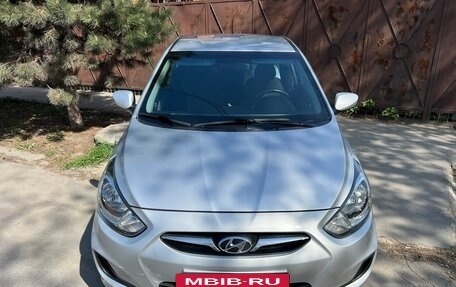 Hyundai Solaris II рестайлинг, 2012 год, 790 000 рублей, 3 фотография