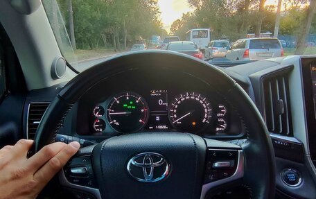 Toyota Land Cruiser 200, 2015 год, 7 000 000 рублей, 9 фотография