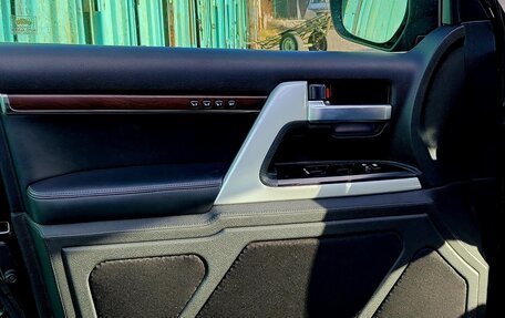 Toyota Land Cruiser 200, 2015 год, 7 000 000 рублей, 8 фотография