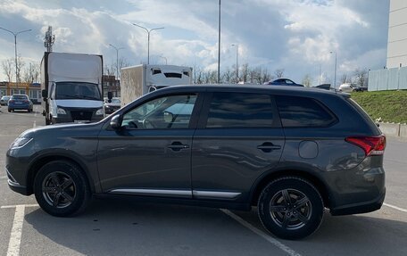 Mitsubishi Outlander III рестайлинг 3, 2018 год, 1 627 000 рублей, 5 фотография