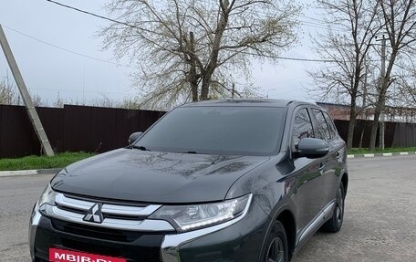 Mitsubishi Outlander III рестайлинг 3, 2018 год, 1 627 000 рублей, 3 фотография