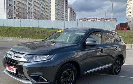 Mitsubishi Outlander III рестайлинг 3, 2018 год, 1 627 000 рублей, 9 фотография