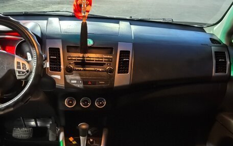 Mitsubishi Outlander III рестайлинг 3, 2007 год, 1 100 000 рублей, 6 фотография