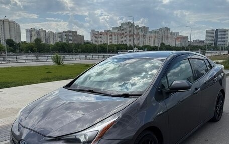 Toyota Prius IV XW50, 2016 год, 1 610 000 рублей, 4 фотография