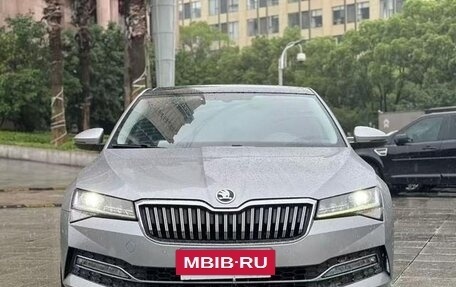 Skoda Superb III рестайлинг, 2020 год, 1 250 441 рублей, 2 фотография