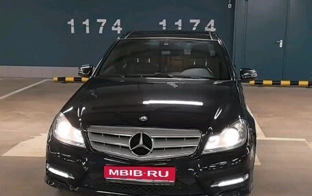 Mercedes-Benz C-Класс, 2012 год, 1 750 000 рублей, 1 фотография