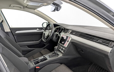 Volkswagen Passat B8 рестайлинг, 2017 год, 2 150 000 рублей, 11 фотография