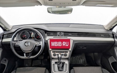 Volkswagen Passat B8 рестайлинг, 2017 год, 2 150 000 рублей, 14 фотография