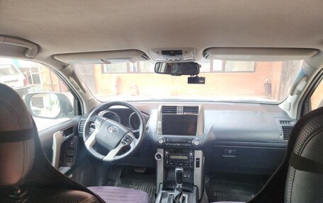 Toyota Land Cruiser Prado 150 рестайлинг 2, 2010 год, 2 500 000 рублей, 4 фотография