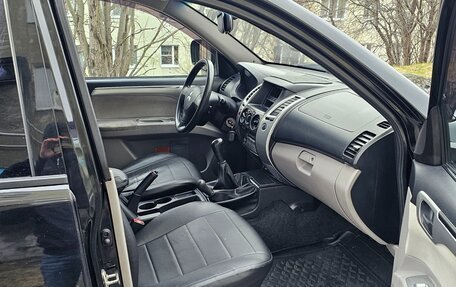 Mitsubishi Pajero Sport II рестайлинг, 2013 год, 1 350 000 рублей, 6 фотография