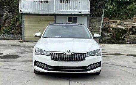 Skoda Superb III рестайлинг, 2021 год, 2 150 441 рублей, 2 фотография