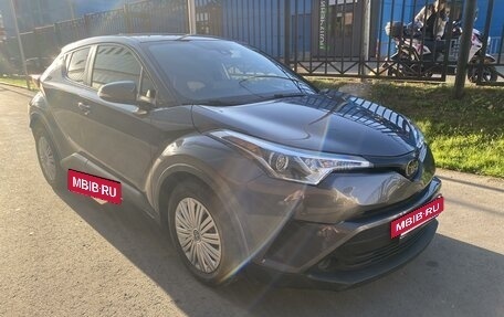 Toyota C-HR I рестайлинг, 2018 год, 1 980 000 рублей, 3 фотография