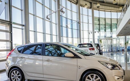 Hyundai Solaris II рестайлинг, 2015 год, 998 000 рублей, 8 фотография