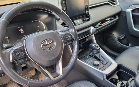 Toyota RAV4, 2020 год, 3 600 000 рублей, 3 фотография