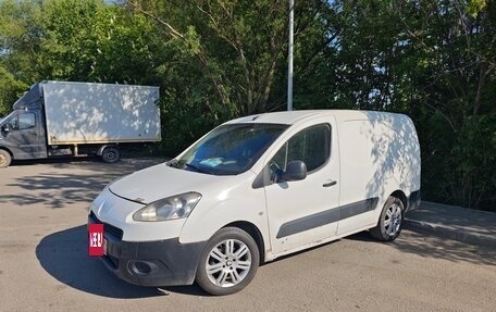 Peugeot Partner II рестайлинг 2, 2012 год, 649 999 рублей, 3 фотография