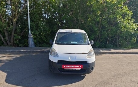Peugeot Partner II рестайлинг 2, 2012 год, 649 999 рублей, 2 фотография