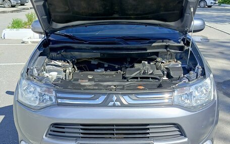 Mitsubishi Outlander III рестайлинг 3, 2012 год, 1 200 000 рублей, 9 фотография