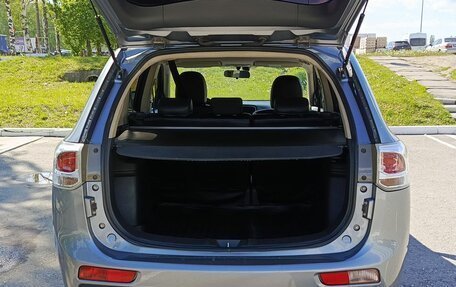 Mitsubishi Outlander III рестайлинг 3, 2012 год, 1 200 000 рублей, 10 фотография