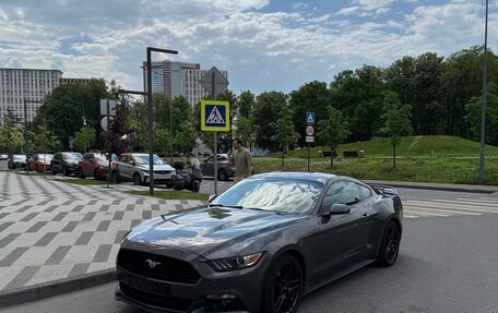 Ford Mustang VI рестайлинг, 2016 год, 2 500 000 рублей, 2 фотография