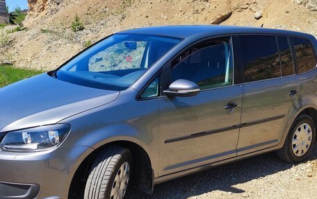Volkswagen Touran III, 2010 год, 950 000 рублей, 2 фотография