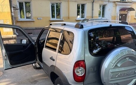 Chevrolet Niva I рестайлинг, 2011 год, 505 000 рублей, 4 фотография