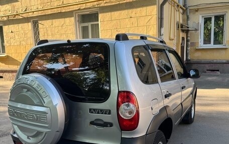 Chevrolet Niva I рестайлинг, 2011 год, 505 000 рублей, 2 фотография