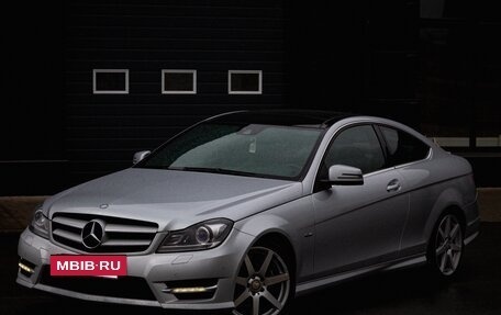 Mercedes-Benz C-Класс, 2012 год, 2 000 000 рублей, 2 фотография
