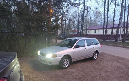 Mazda Familia Y11, 2000 год, 260 000 рублей, 1 фотография
