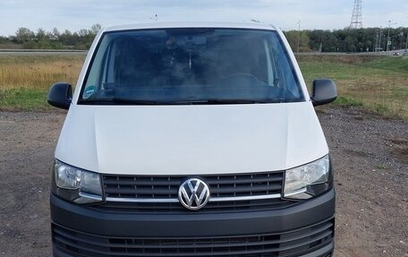 Volkswagen Transporter T6 рестайлинг, 2019 год, 3 350 000 рублей, 2 фотография