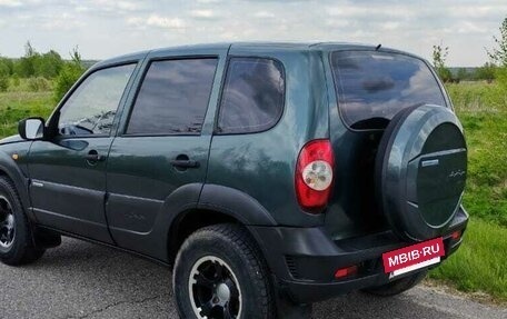 Chevrolet Niva I рестайлинг, 2010 год, 620 000 рублей, 3 фотография