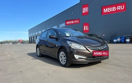 Hyundai Solaris II рестайлинг, 2015 год, 670 000 рублей, 2 фотография