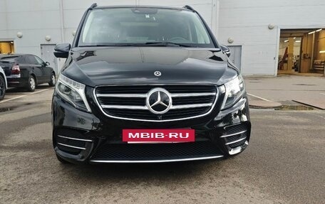 Mercedes-Benz V-Класс, 2017 год, 5 900 000 рублей, 2 фотография