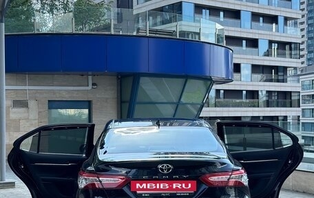 Toyota Camry, 2021 год, 3 195 000 рублей, 9 фотография