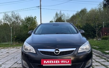 Opel Astra J, 2011 год, 610 000 рублей, 2 фотография