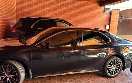 Toyota Camry, 2023 год, 3 800 000 рублей, 2 фотография